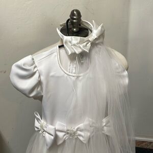White girls dress size 7 with  headband veil for first communion, wedding